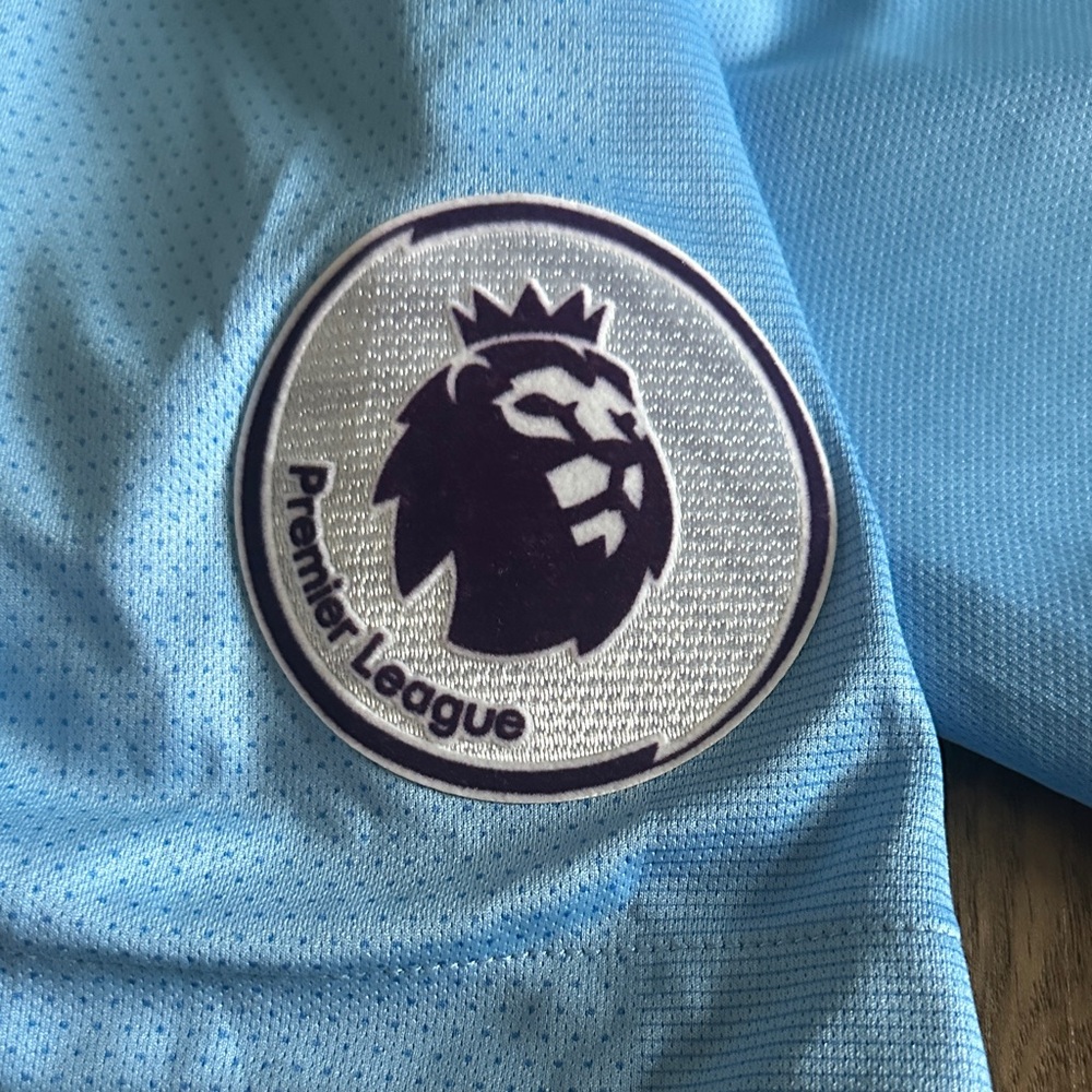 Manchester City Nike Jersey - Picture 3 of 6